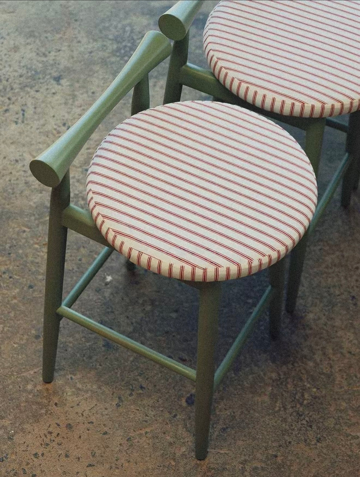 Yoke Back Counter Stool